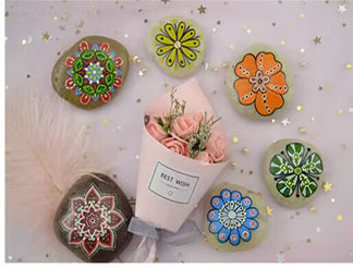 PEBBLE WITH HANDPAINTING