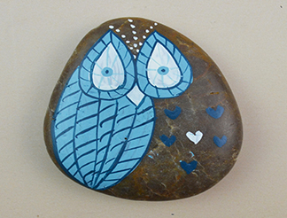 PEBBLE WITH HANDPAINTING