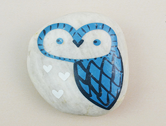 PEBBLE WITH HANDPAINTING